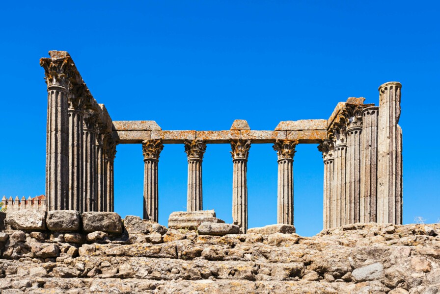 Templo de Diana em Évora - Living Private Tours