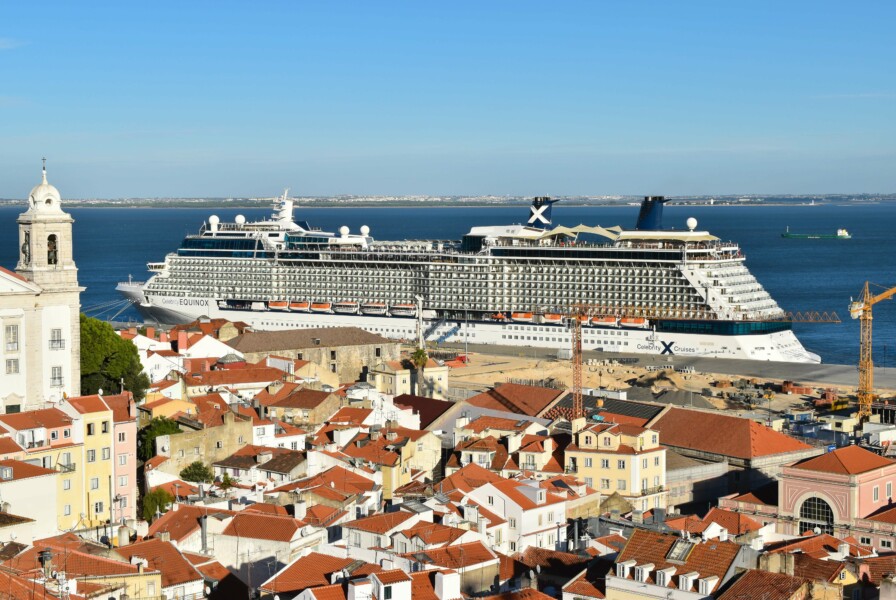Private Transfer from / to Accommodation in Lisbon International Cruise Terminal - Living Private Tours