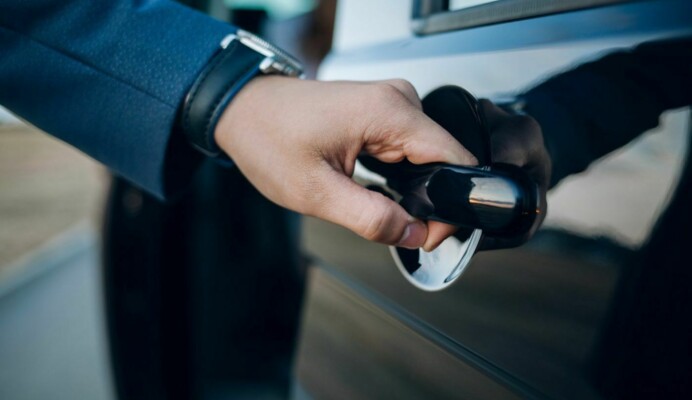 Transfer privado do hotel para o Aeroporto do Porto - Living Private Tours