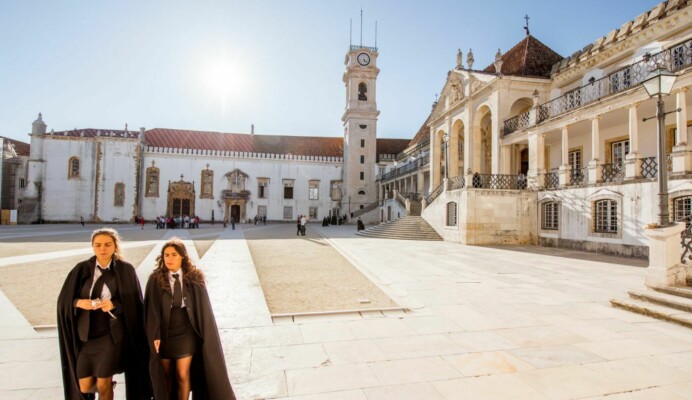 University students at the University of Coimbra - Living Private Tours