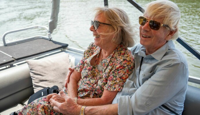 Couple faisant une croisière Premium sur le Douro - Living Private Tours