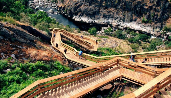 Tour Privado aos Passadiços do Paiva e Ponte Suspensa em Arouca - Living Private Tours