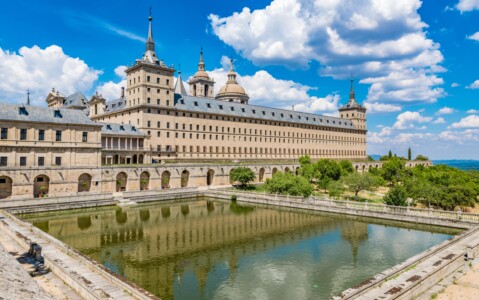 Excursión privada de medio día al Monasterio de El Escorial y al Valle de los Caídos