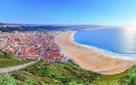 Panoramic view from the top of the mountain to Nazaré beach - Living Private Tours