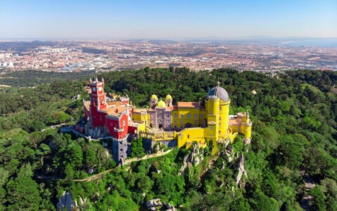 Vista panorâmica do Palácio da Pena em Sintra - Living Private Tours